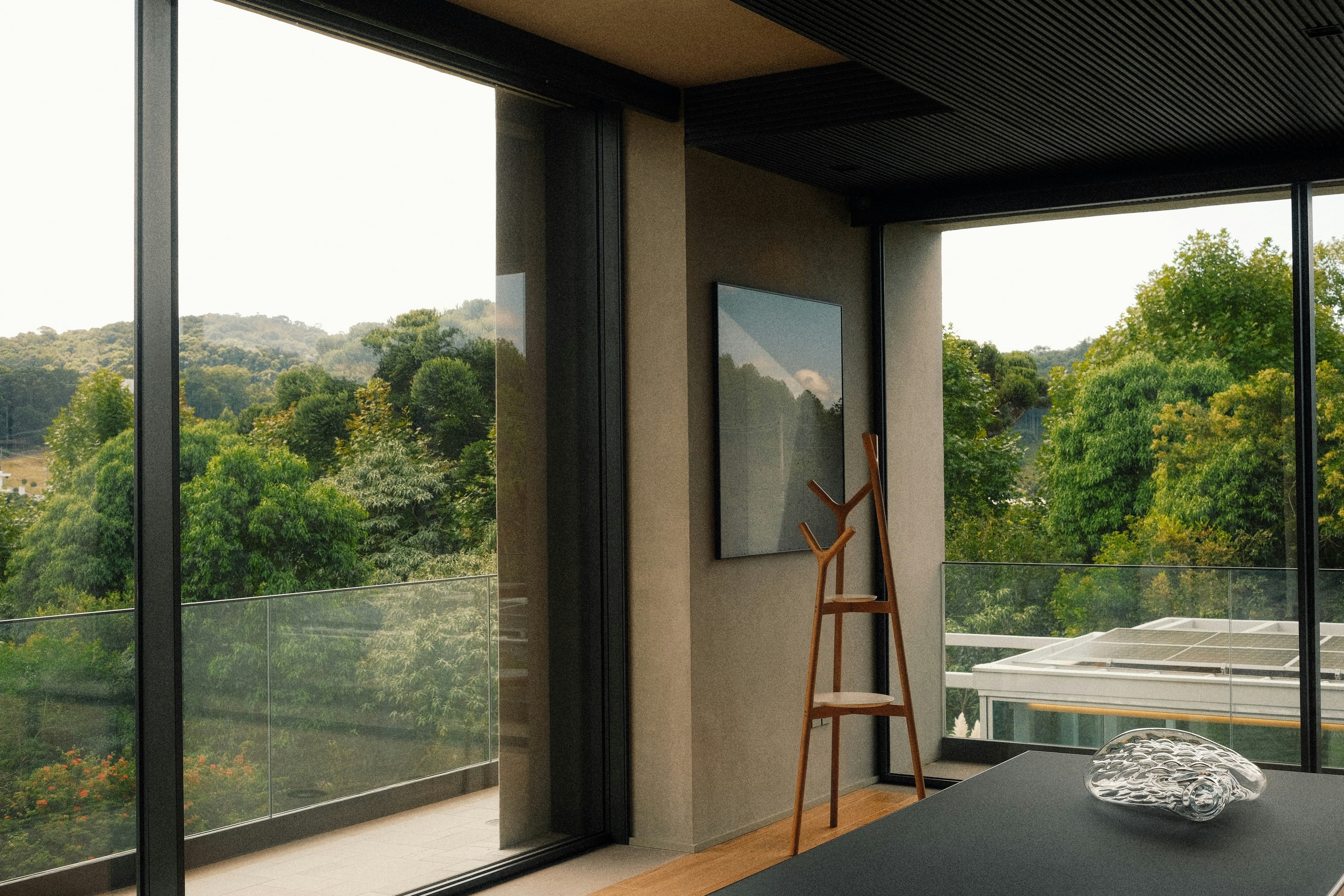 Aluminium slim line sliding window system